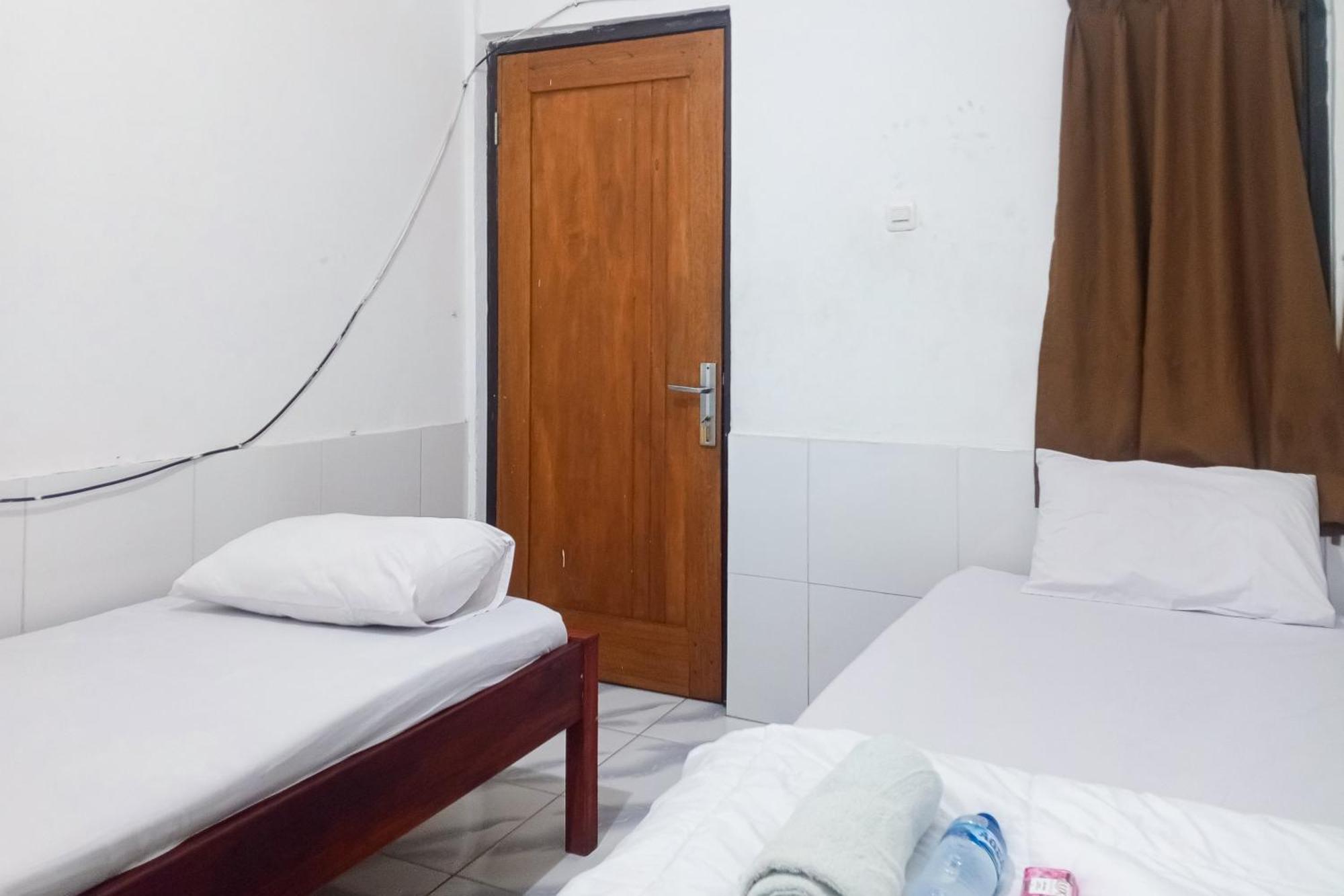 Malibu Syariah Bogor Redpartner Hotel Ngoại thất bức ảnh